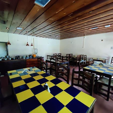 Hotel Samrat Jabalpur Esterno foto