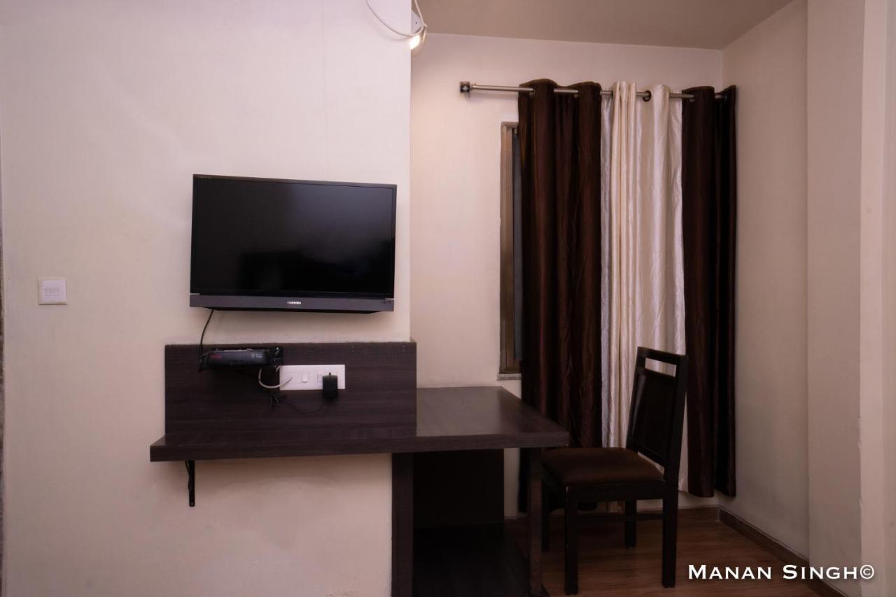 Hotel Samrat Jabalpur Esterno foto