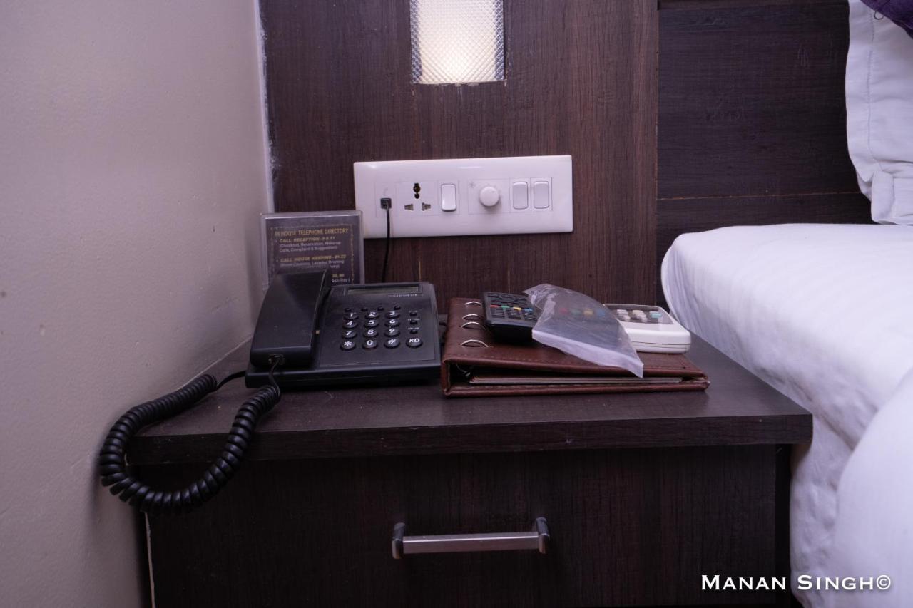 Hotel Samrat Jabalpur Esterno foto