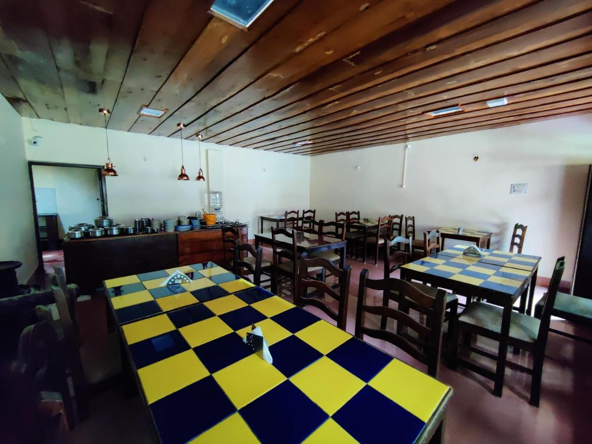 Hotel Samrat Jabalpur Esterno foto