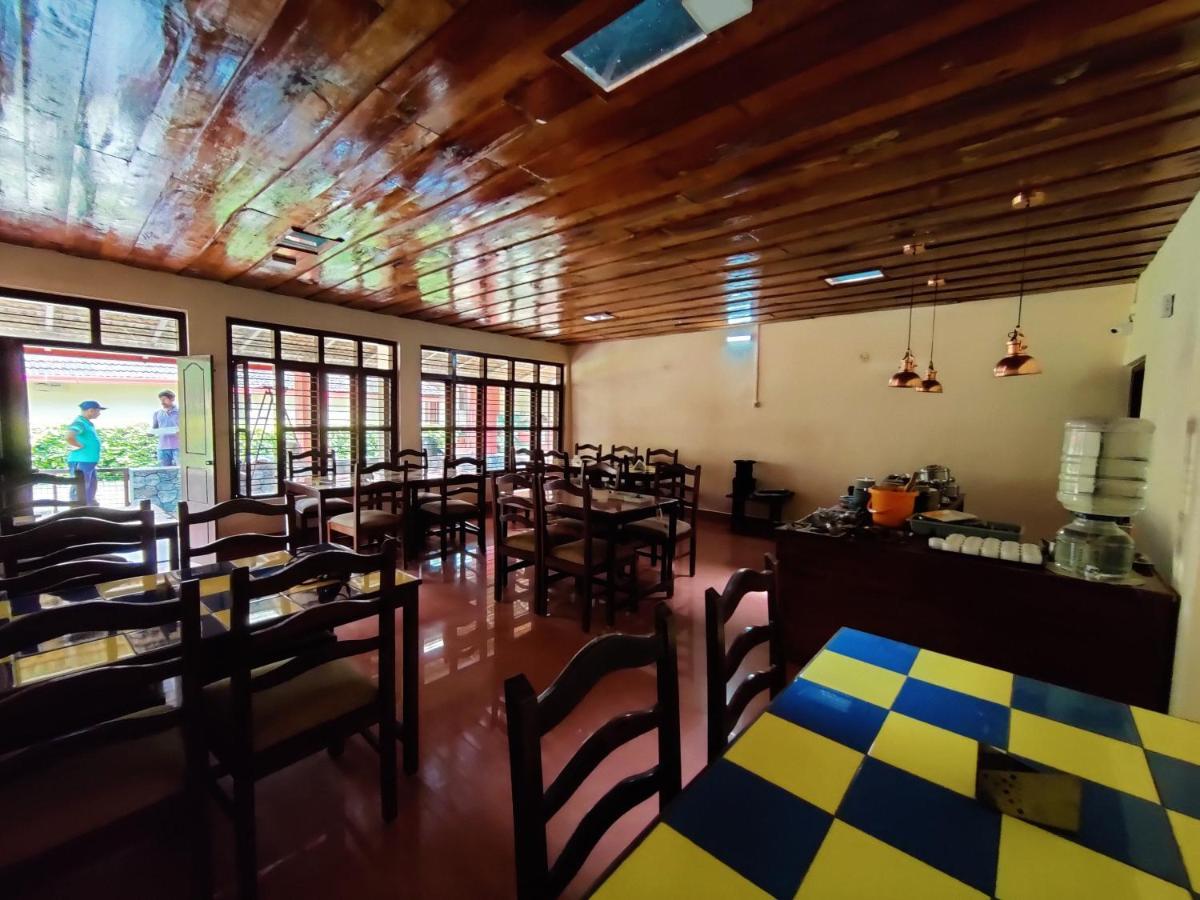 Hotel Samrat Jabalpur Esterno foto